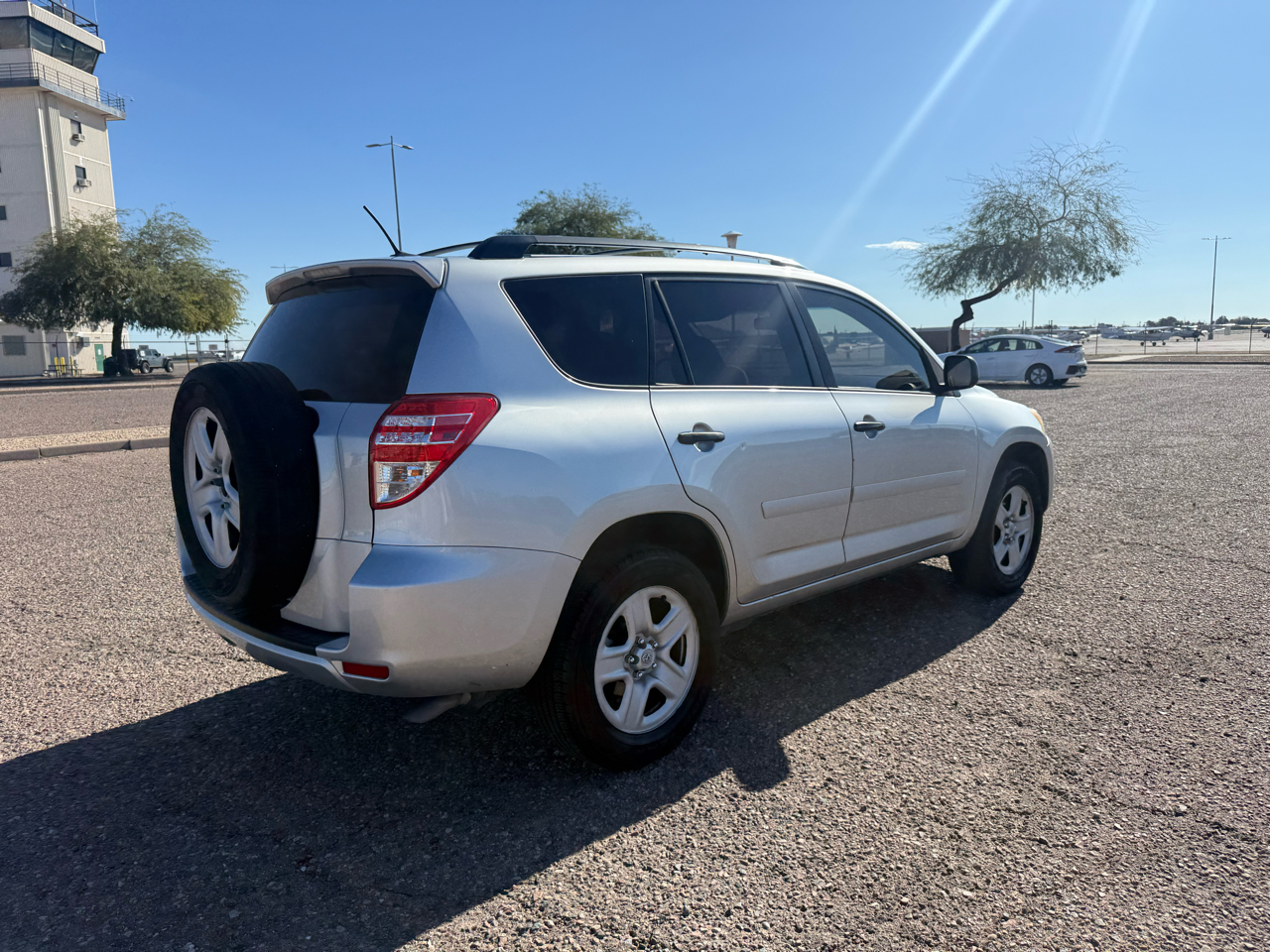 Toyota RAV4 FWD 4dr 4-cyl 4-Spd AT (Natl) 2010