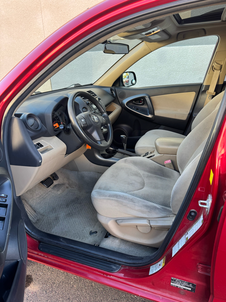 Toyota RAV4 4WD 4dr 4-cyl 4-Spd AT (Natl) 2011