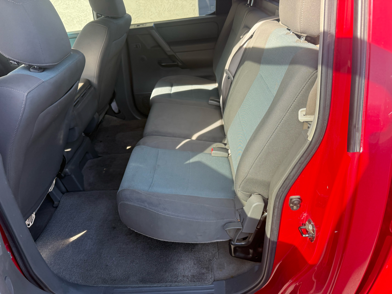 Nissan Titan XE Crew Cab 2WD 2005