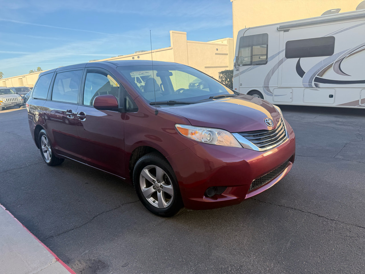 Toyota Sienna 5dr 7-Pass Van I4 FWD (Natl) 2012