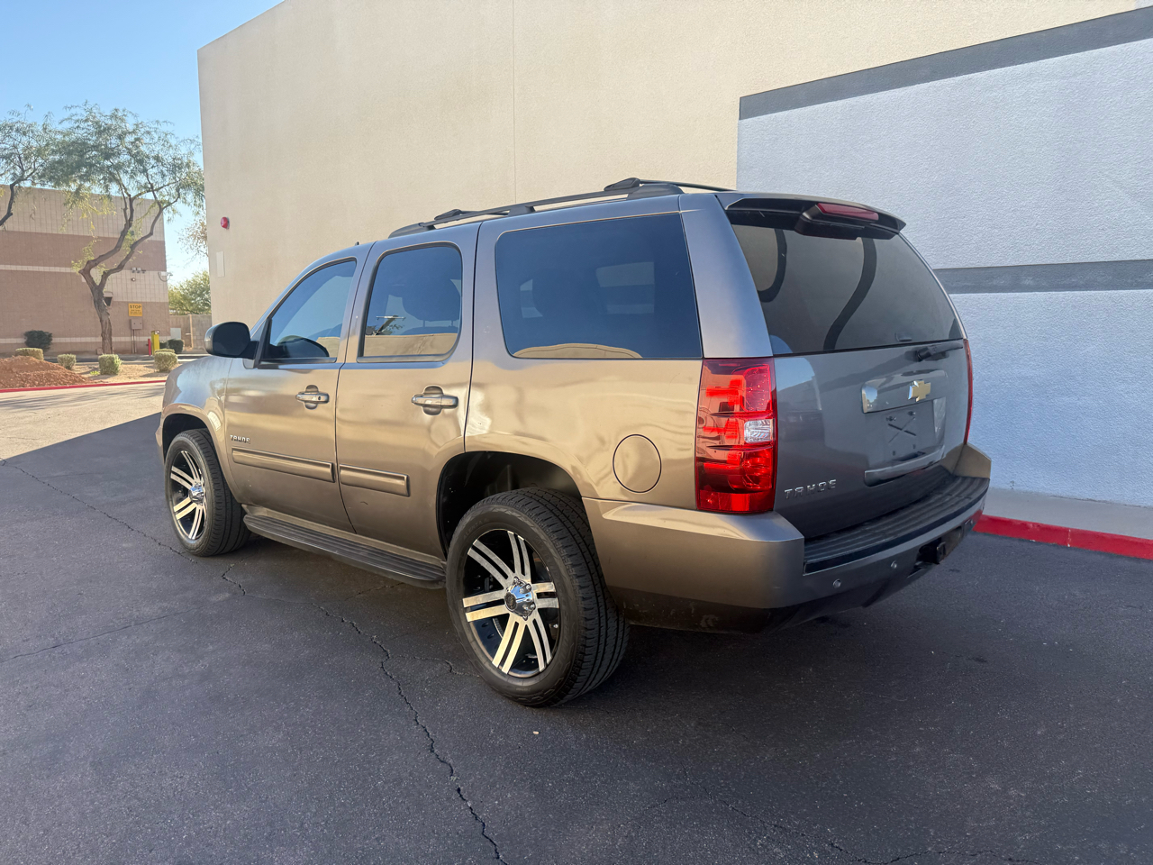 Chevrolet Tahoe 2WD 4dr 1500 LT 2013