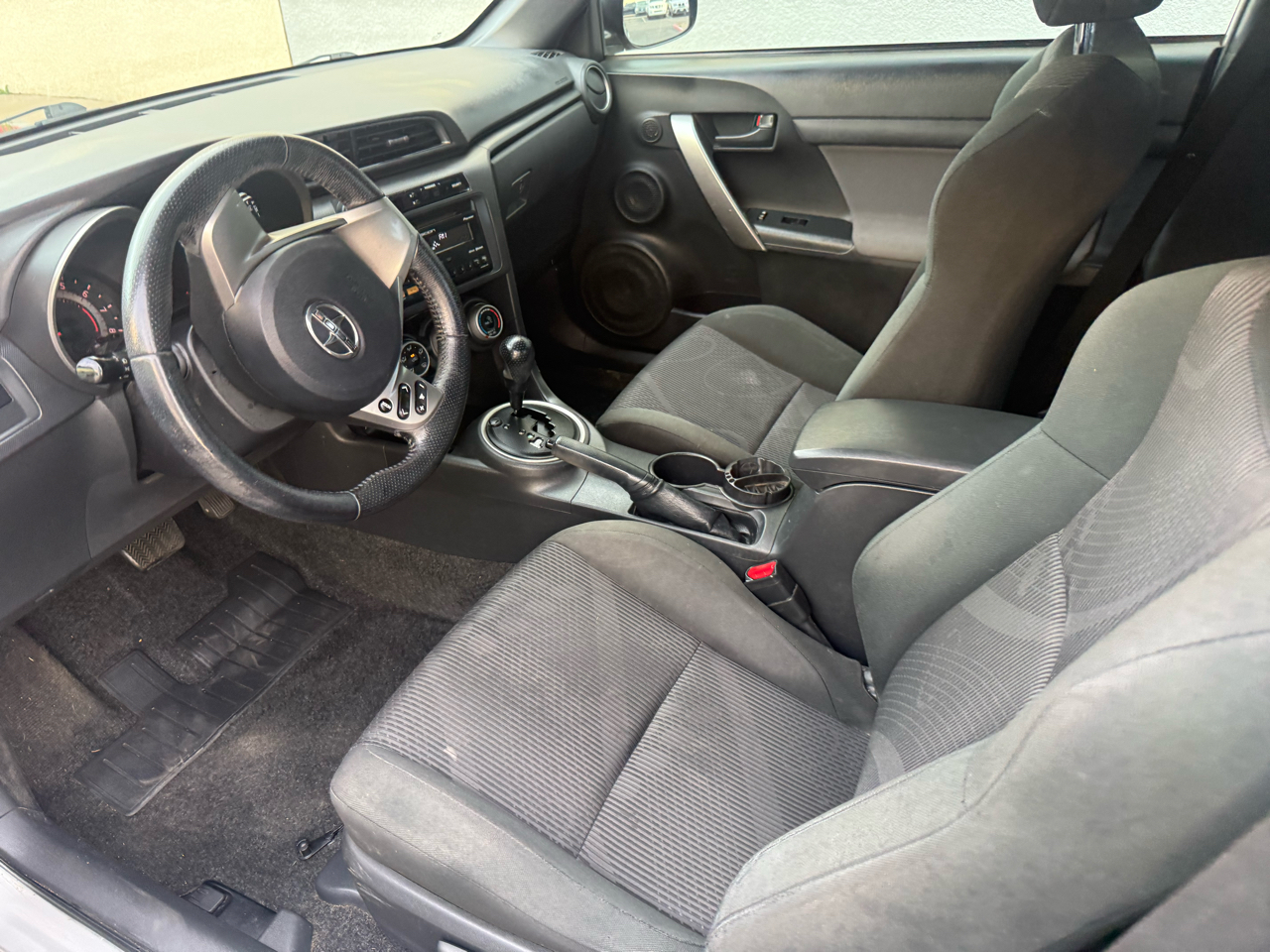 Scion tC 2dr HB Man (Natl) 2012