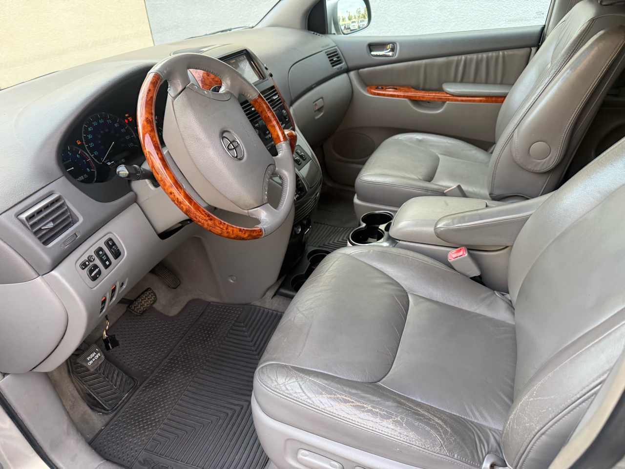 Toyota Sienna 5dr XLE FWD 7-Passenger (Natl) 2006