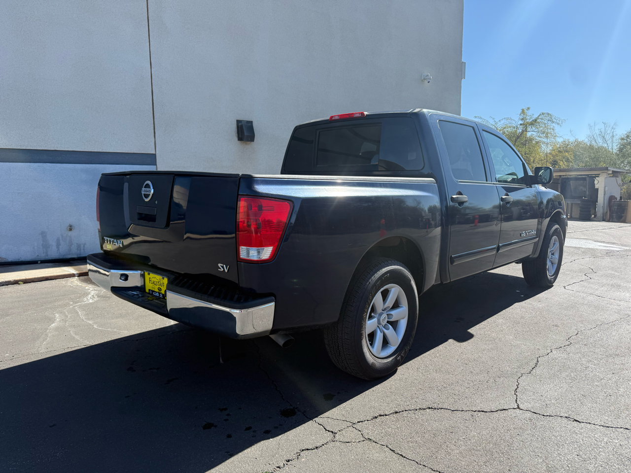 Nissan Titan 2WD Crew Cab SWB SV 2012