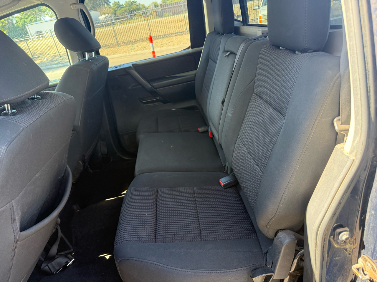 Nissan Titan 2WD Crew Cab SWB SV 2012