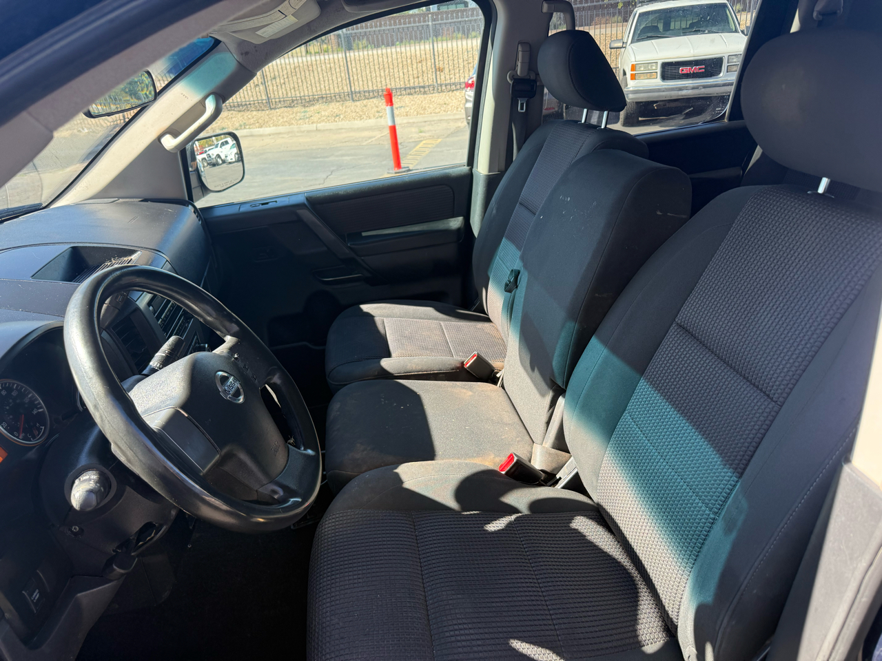 Nissan Titan 2WD Crew Cab SWB SV 2012