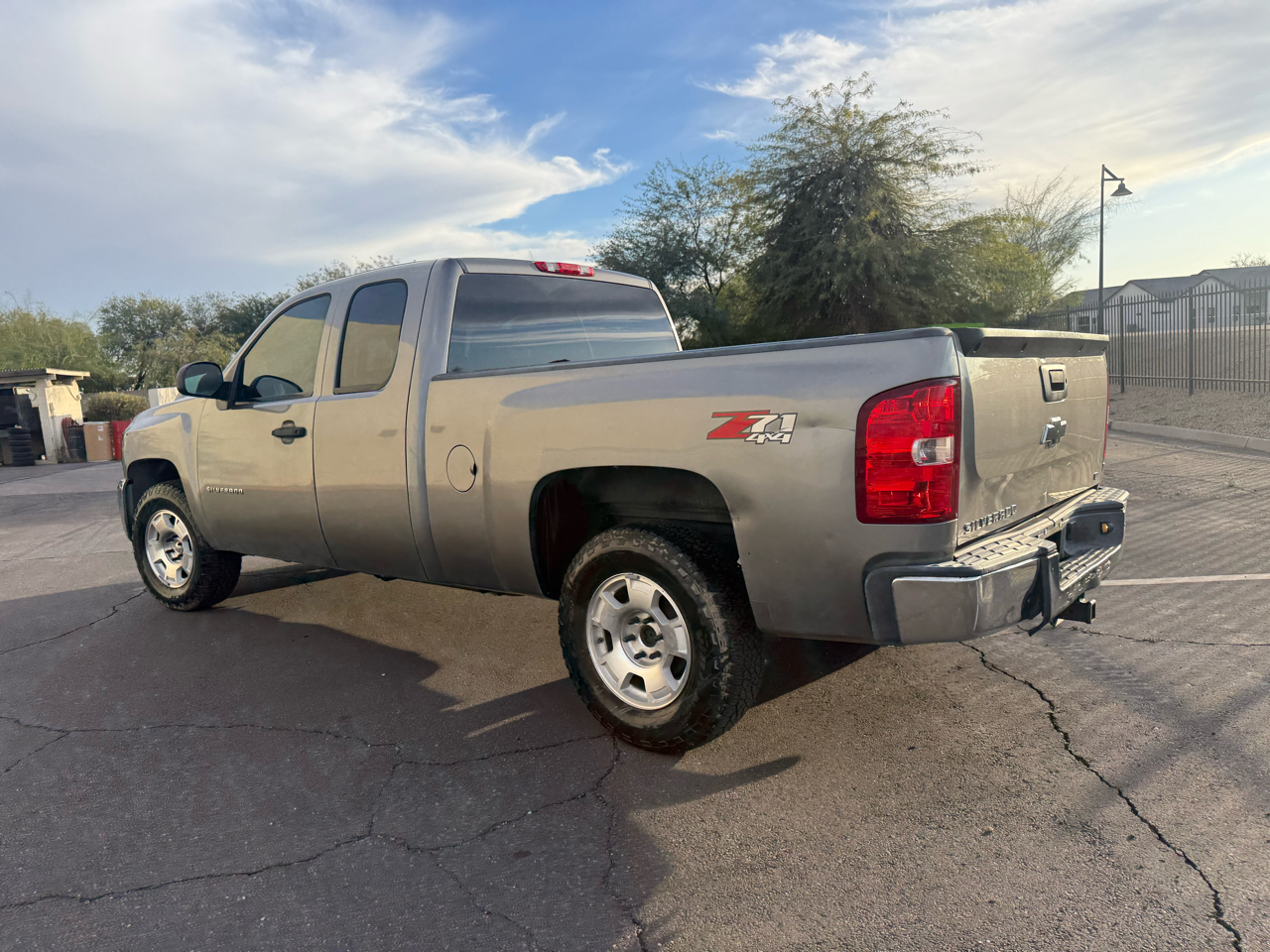 Chevrolet Silverado 1500 4WD Ext Cab 143.5" LT 2013