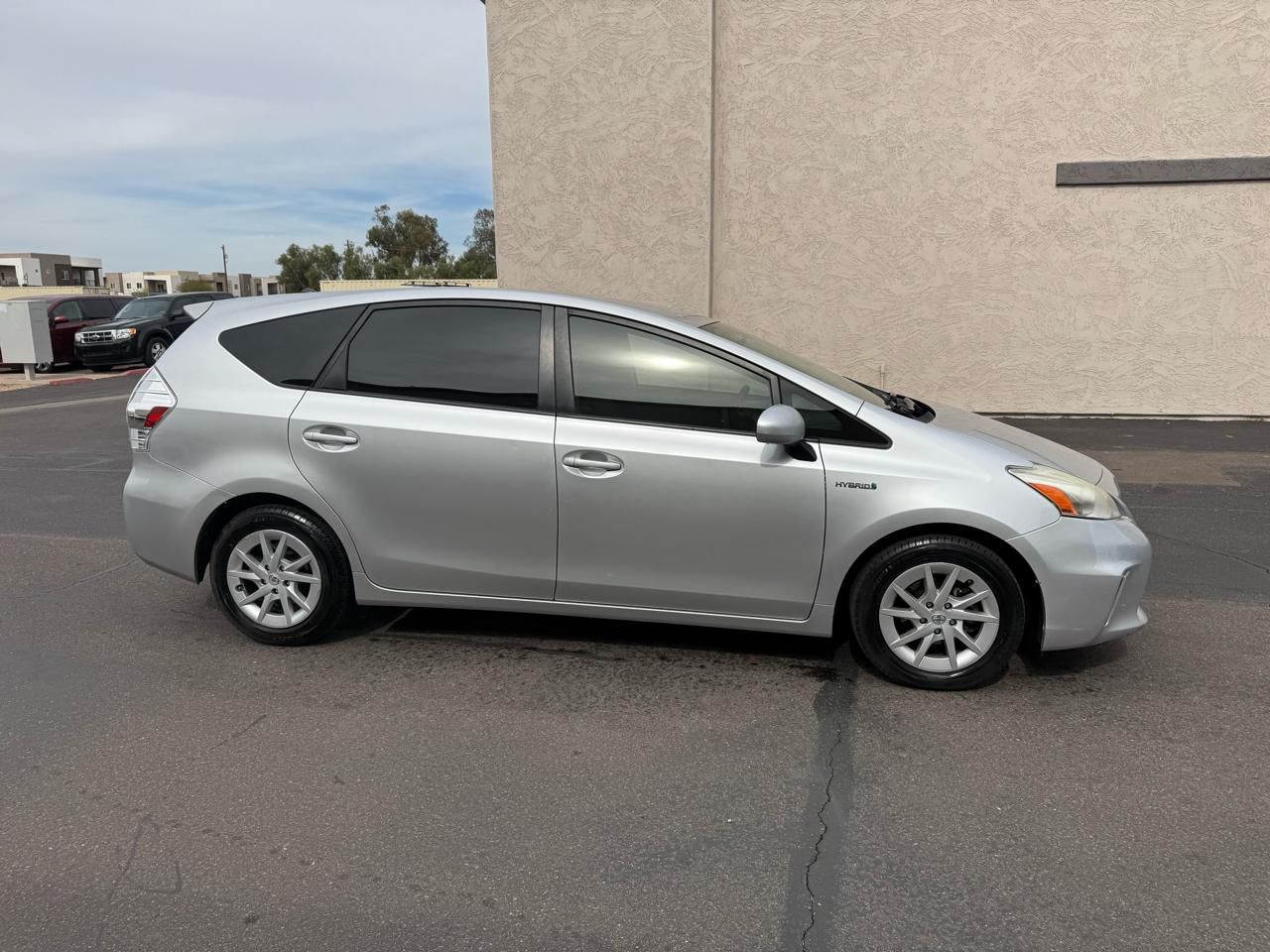 Toyota Prius V 5dr Wgn Three (Natl) 2012