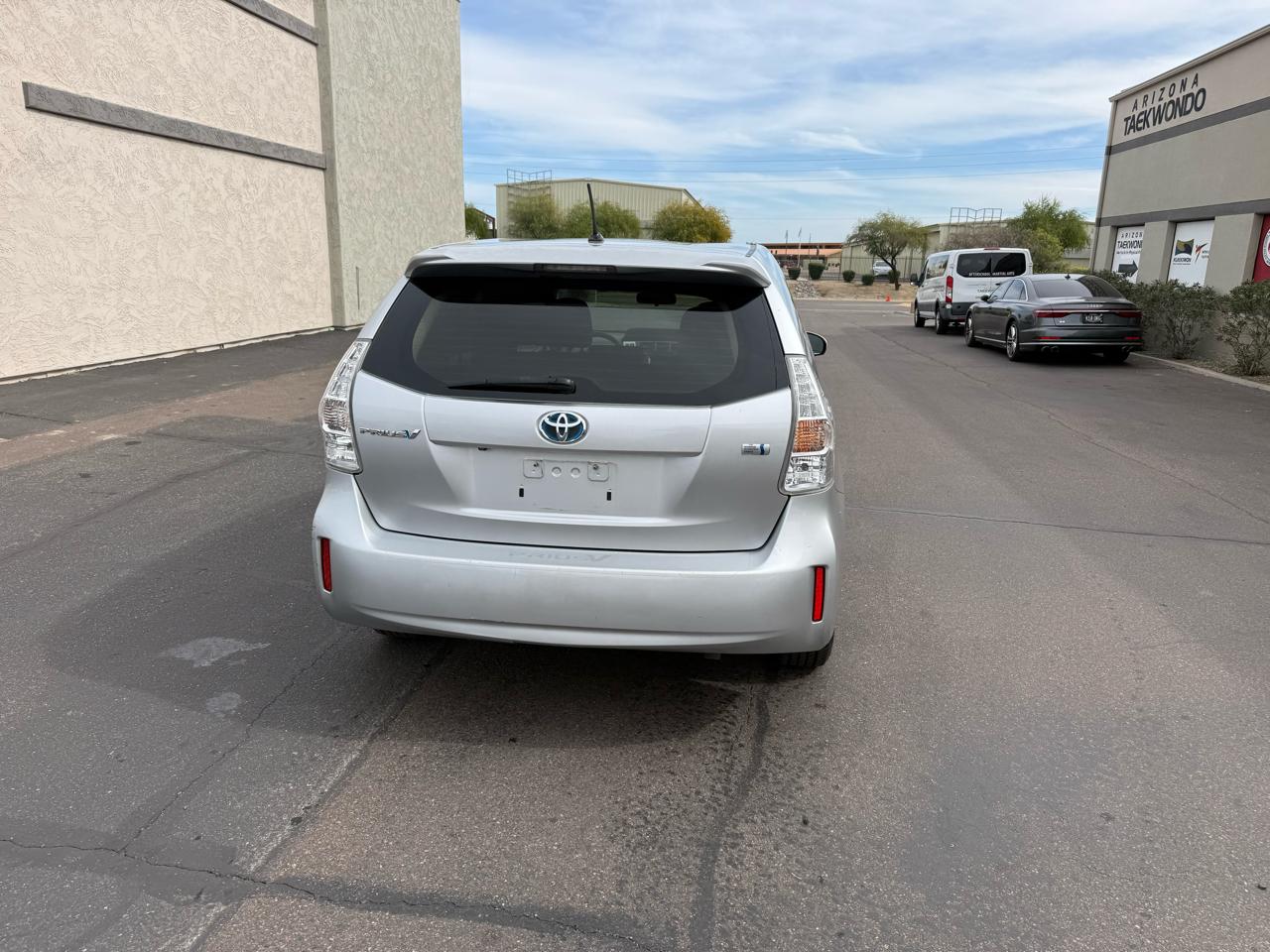 Toyota Prius V 5dr Wgn Three (Natl) 2012