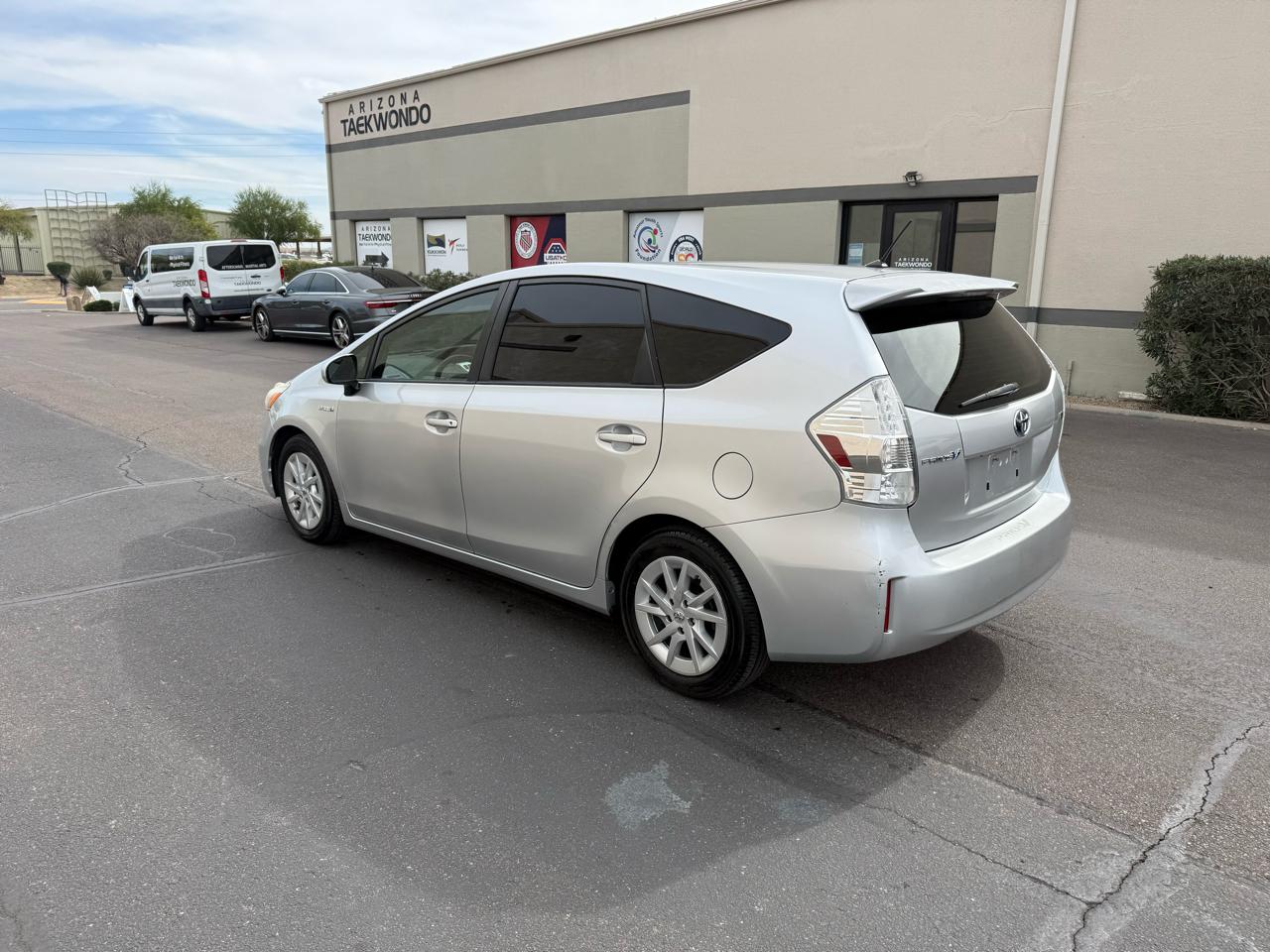 Toyota Prius V 5dr Wgn Three (Natl) 2012