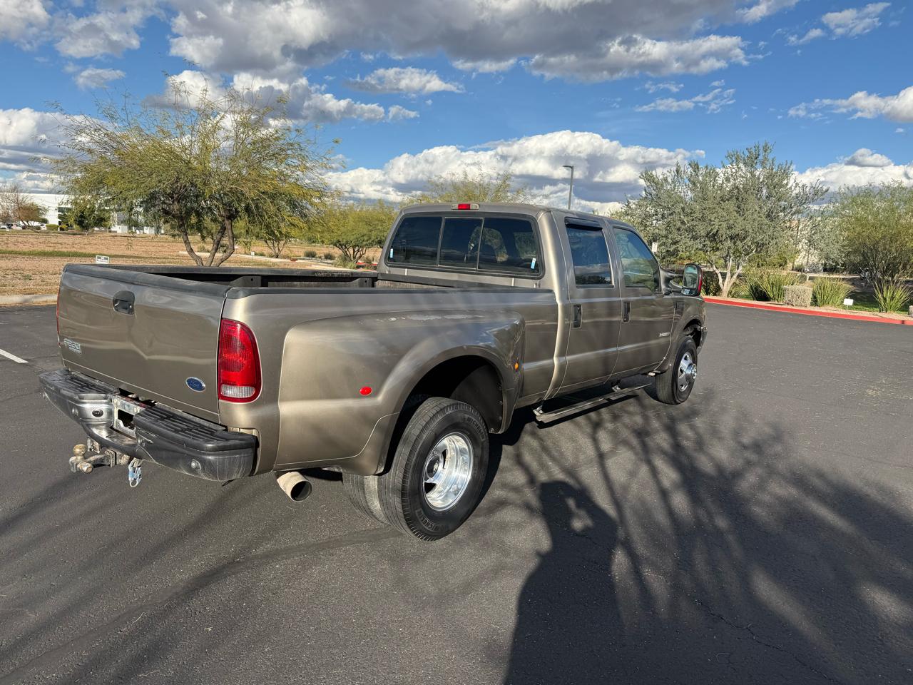 Ford Super Duty F-350 DRW Crew Cab 172" King Ranch 4WD 2003