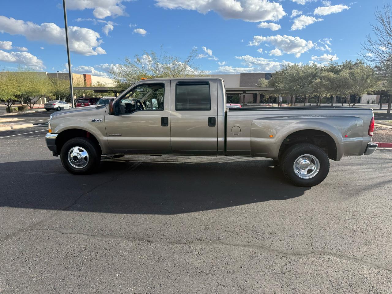 Ford Super Duty F-350 DRW Crew Cab 172" King Ranch 4WD 2003