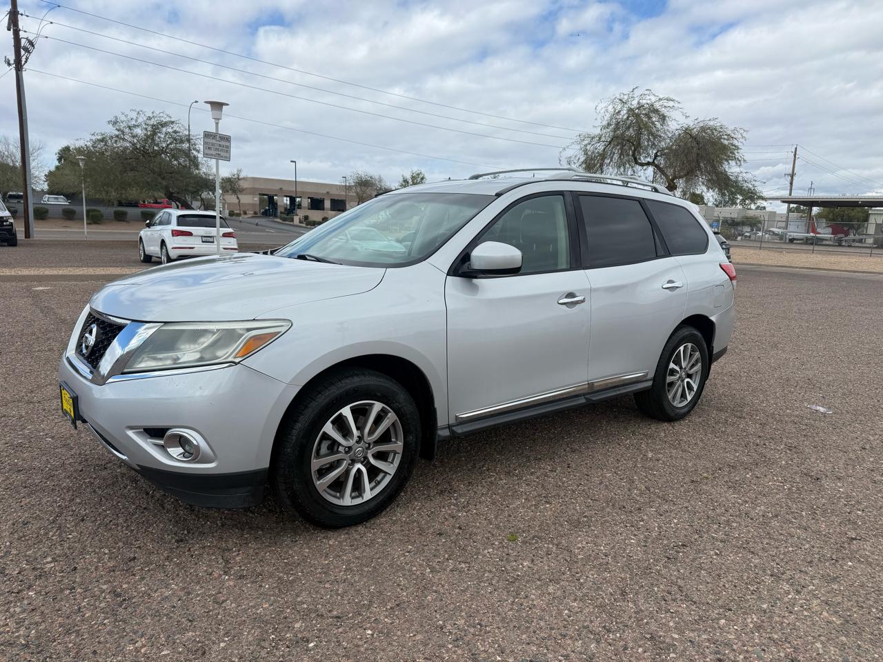 Nissan Pathfinder 2WD 4dr SL 2013