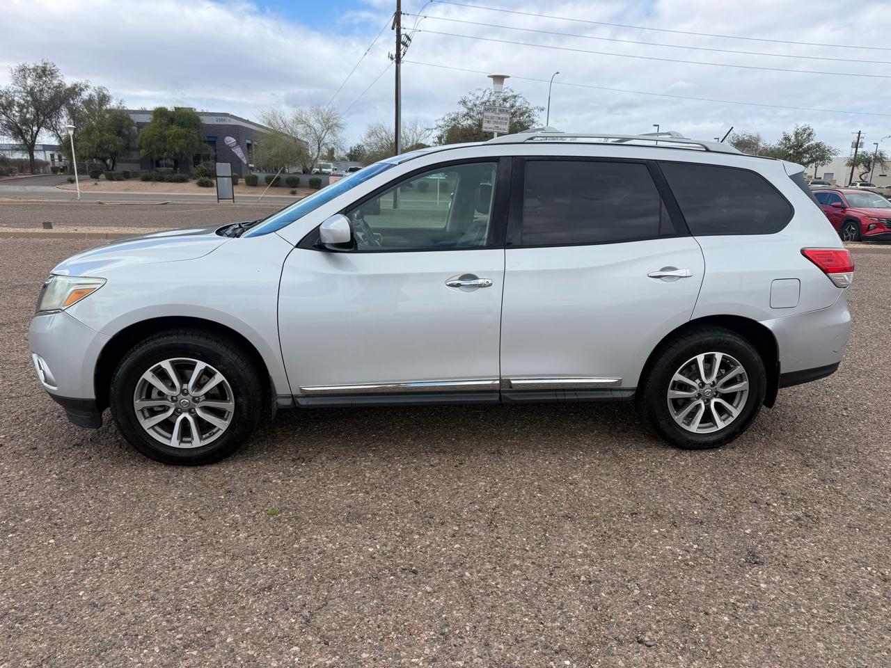 Nissan Pathfinder 2WD 4dr SL 2013