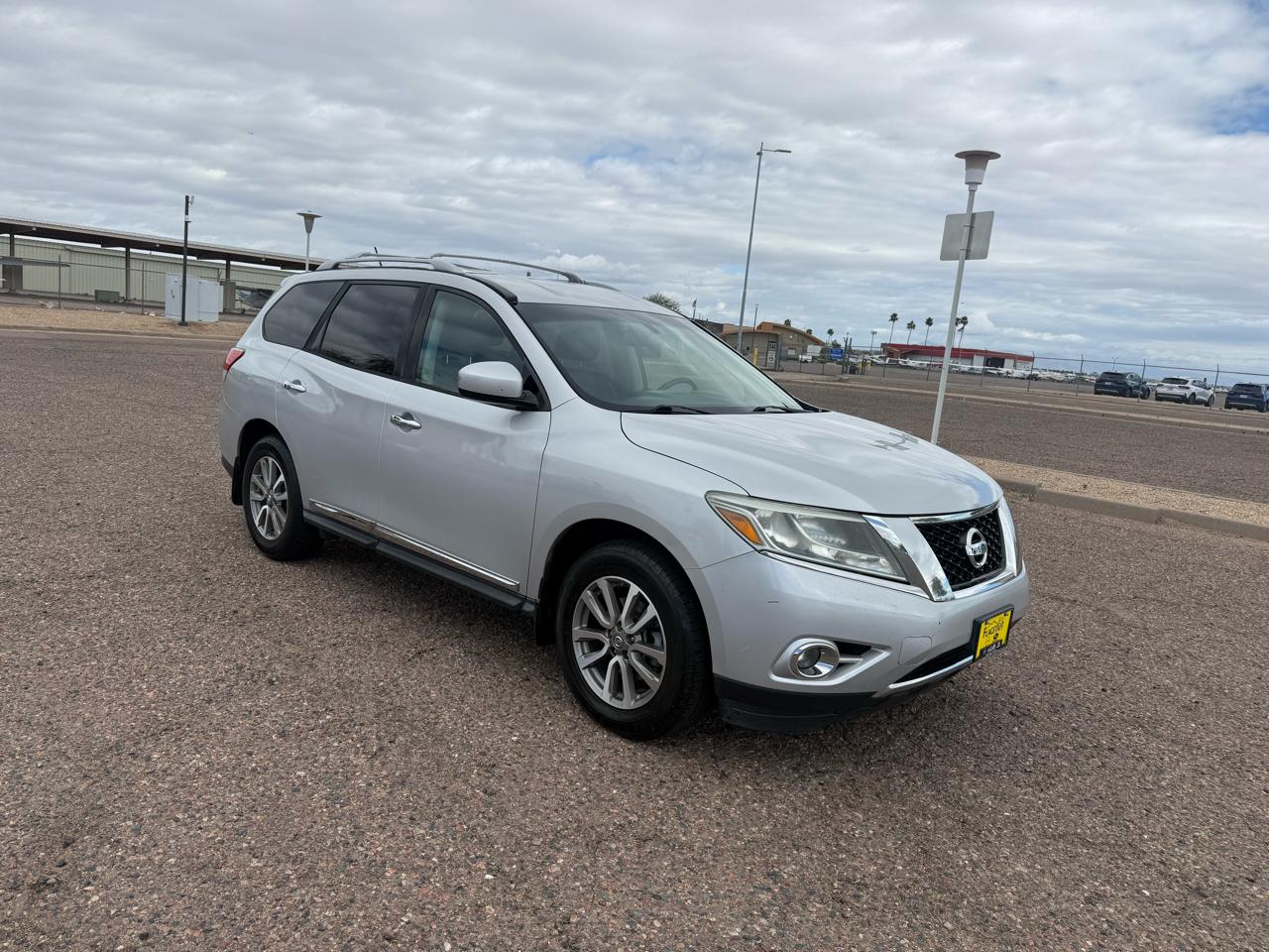 Nissan Pathfinder 2WD 4dr SL 2013