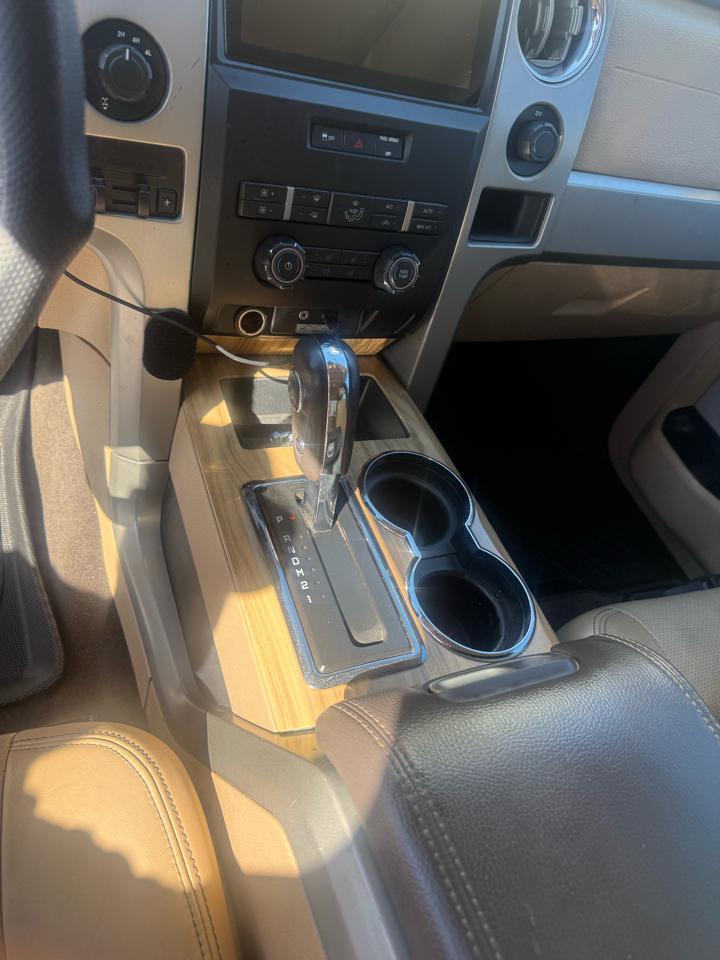 Ford F-150 4WD SuperCrew 145" Platinum 2011