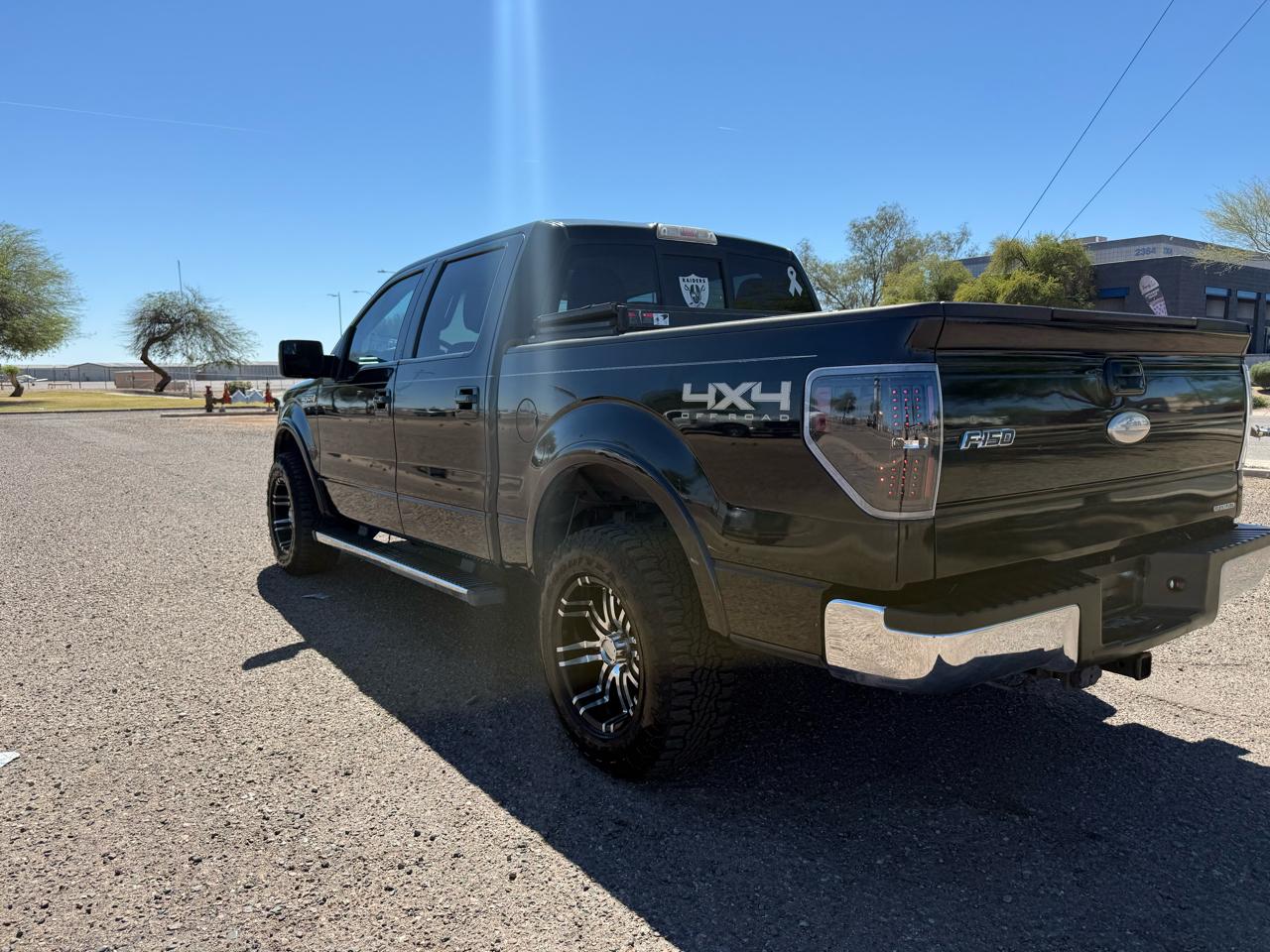 Ford F-150 4WD SuperCrew 145" Platinum 2011