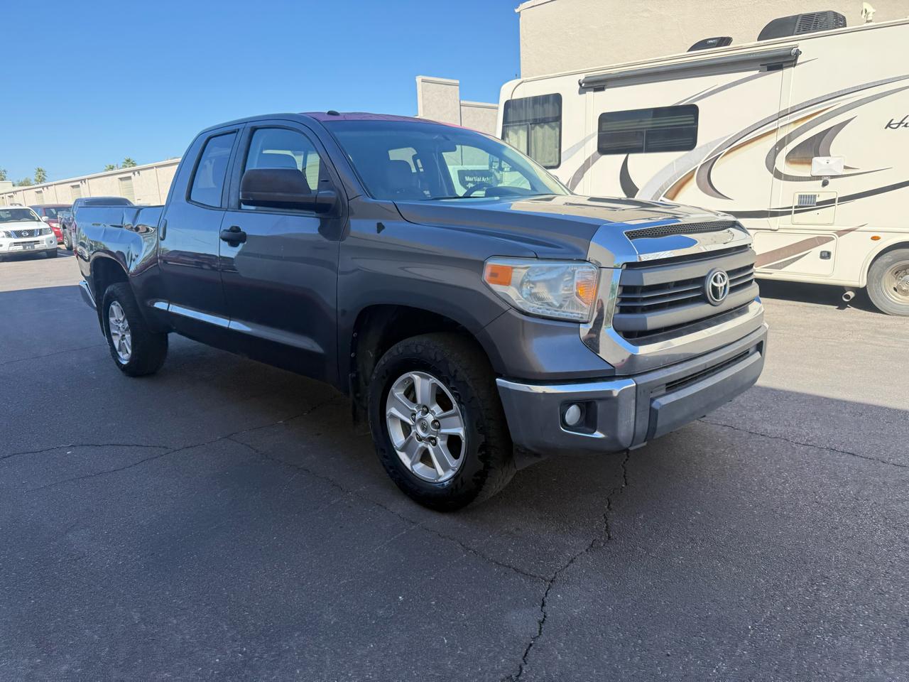 Toyota Tundra 2WD Truck Double Cab 5.7L V8 6-Spd AT SR5 (Natl) 2015