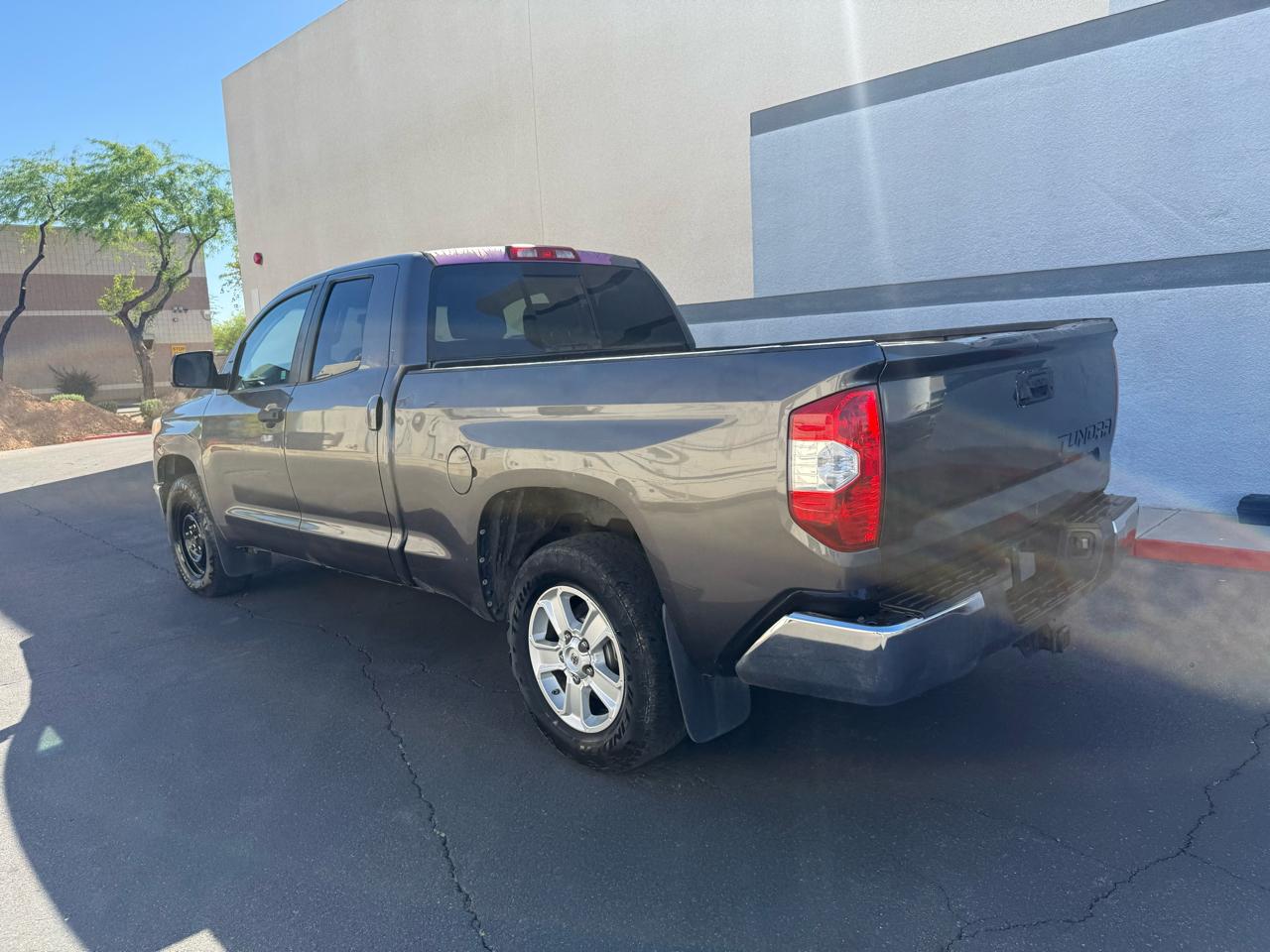 Toyota Tundra 2WD Truck Double Cab 5.7L V8 6-Spd AT SR5 (Natl) 2015