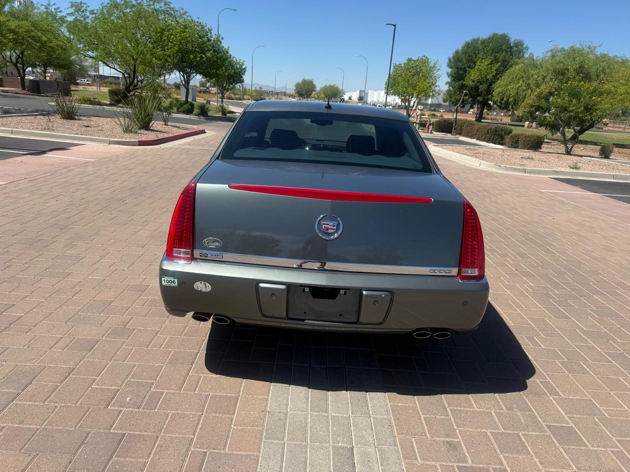 Cadillac DTS 4dr Sdn Luxury I 2007