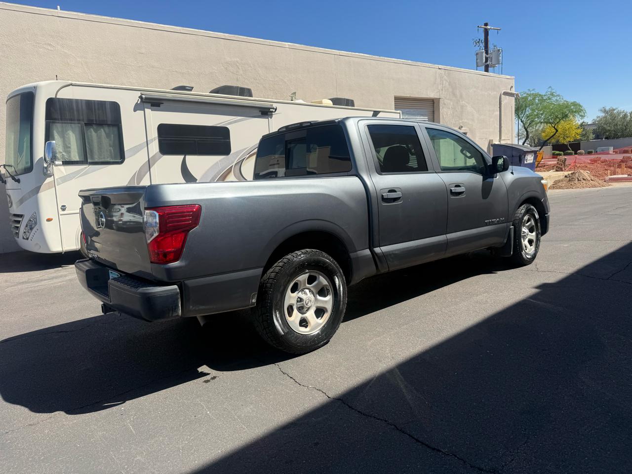 Nissan Titan 4x2 Crew Cab S 2017