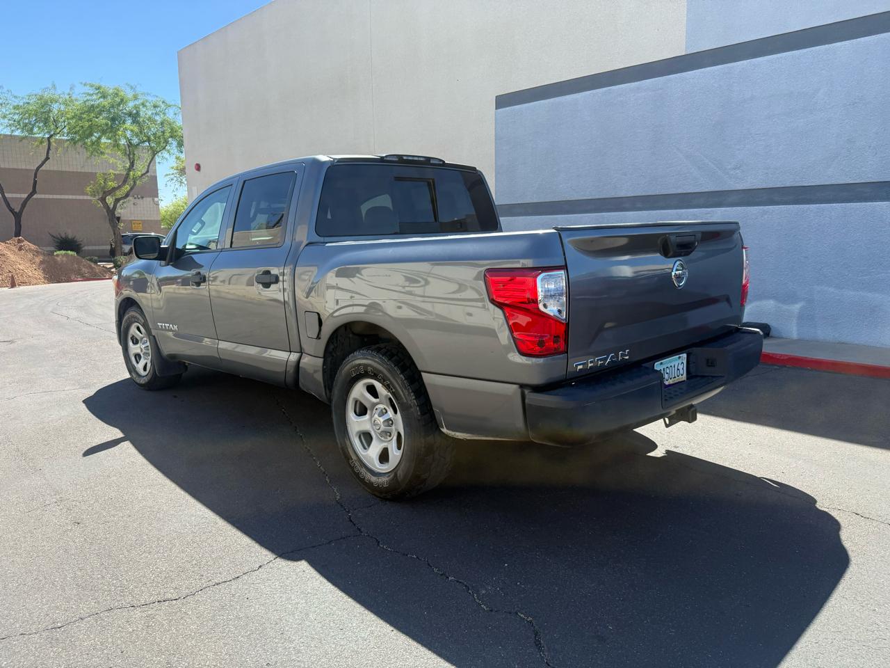 Nissan Titan 4x2 Crew Cab S 2017