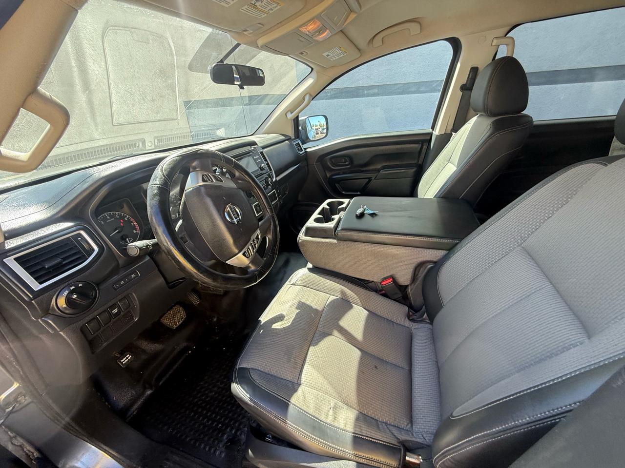 Nissan Titan 4x2 Crew Cab S 2017