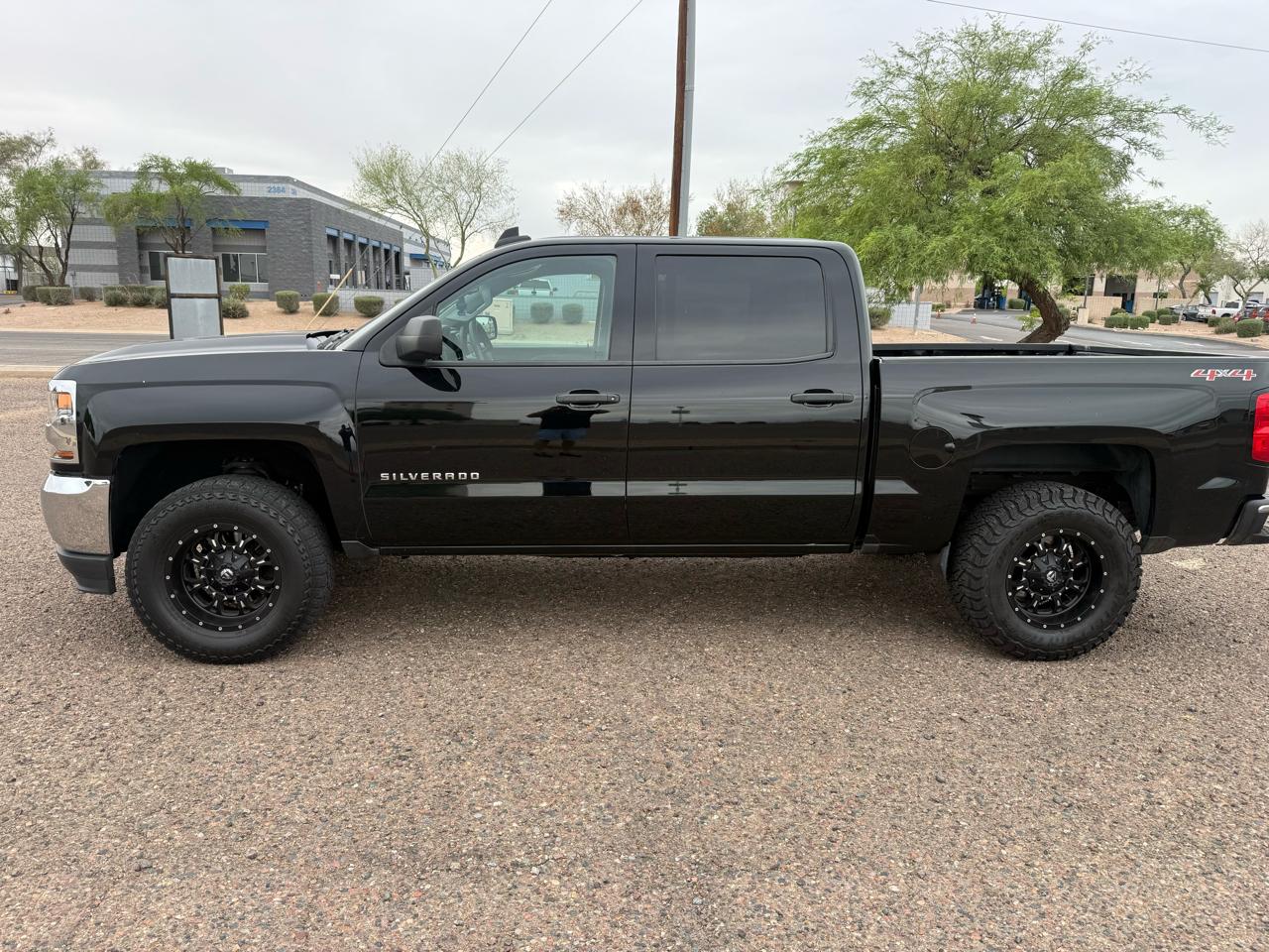 Chevrolet Silverado 1500 4WD Crew Cab 143.5" LS 2017