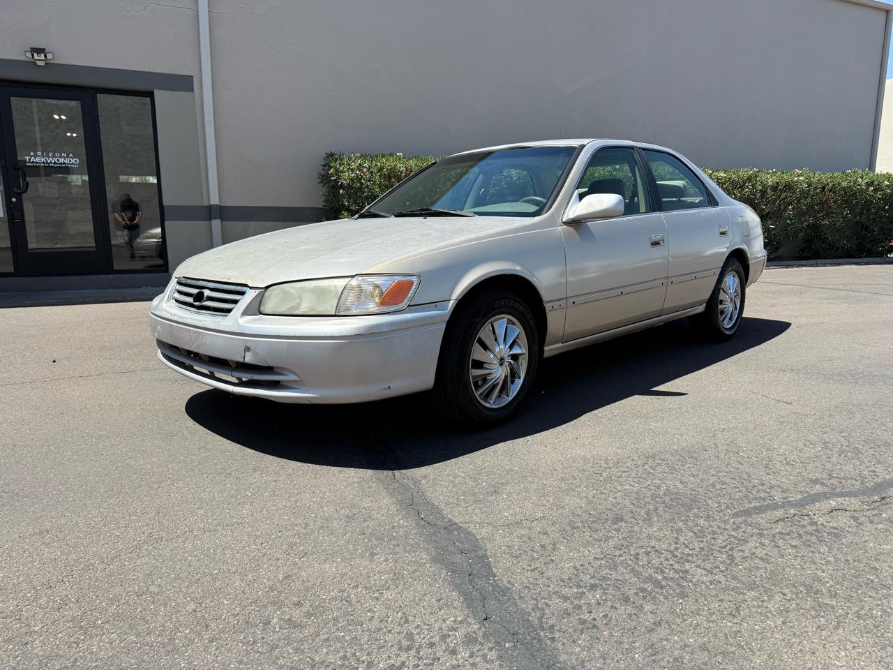 Toyota Camry 4dr Sdn XLE Auto 2000