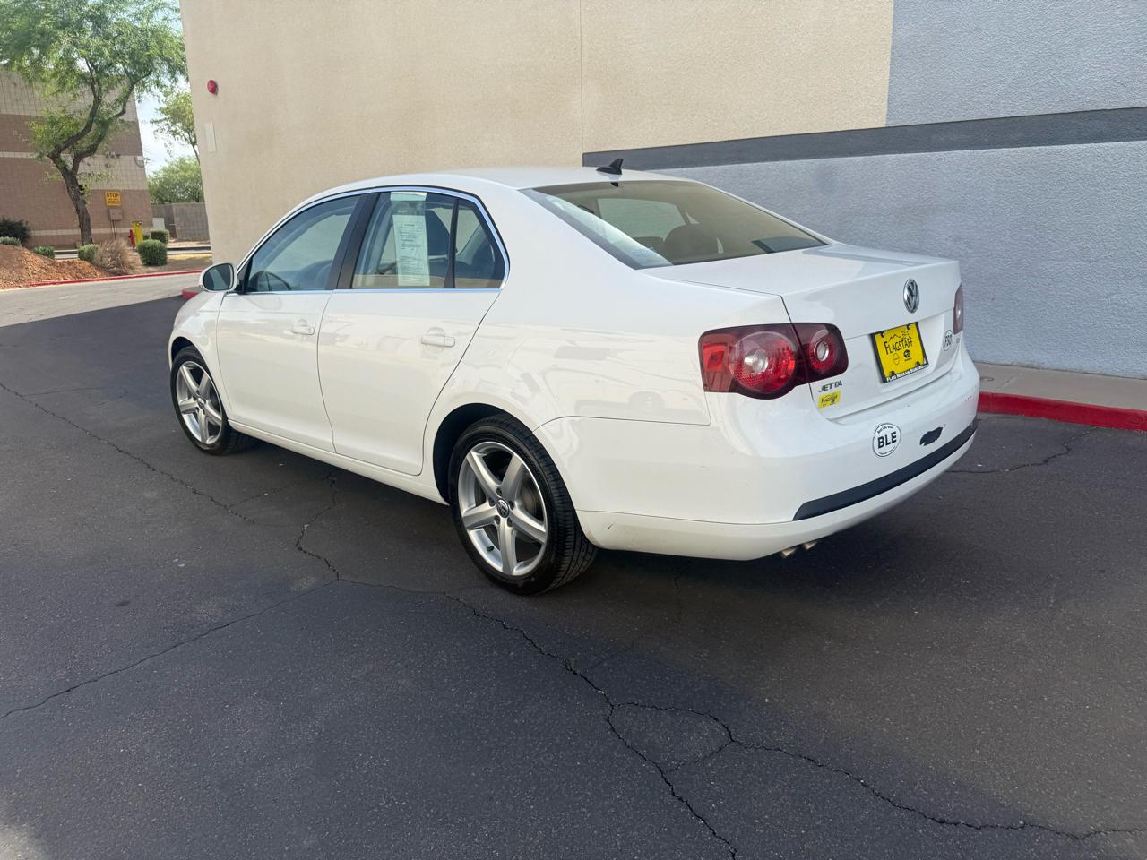 Volkswagen Jetta Sedan 4dr DSG TDI 2010