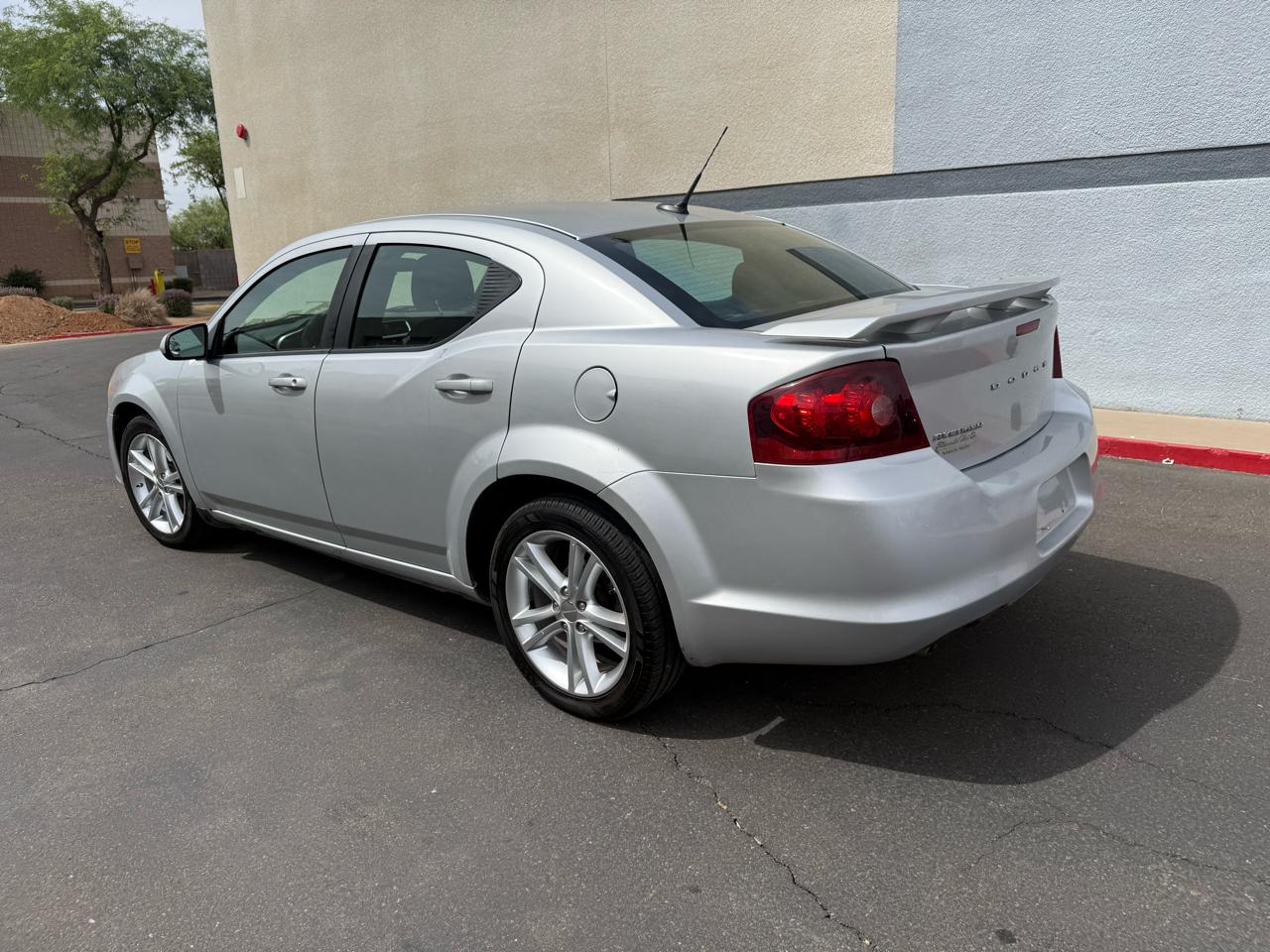 Dodge Avenger 4dr Sdn Heat 2011