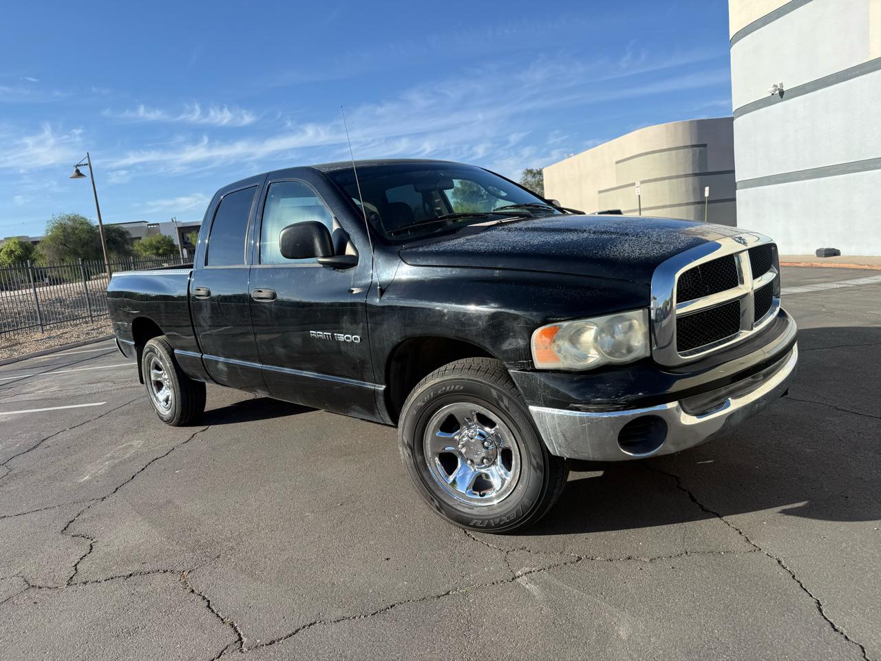 Dodge Ram 1500 4dr Quad Cab 140.5" WB SLT 2004