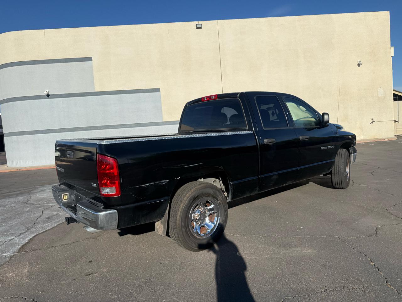 Dodge Ram 1500 4dr Quad Cab 140.5" WB SLT 2004