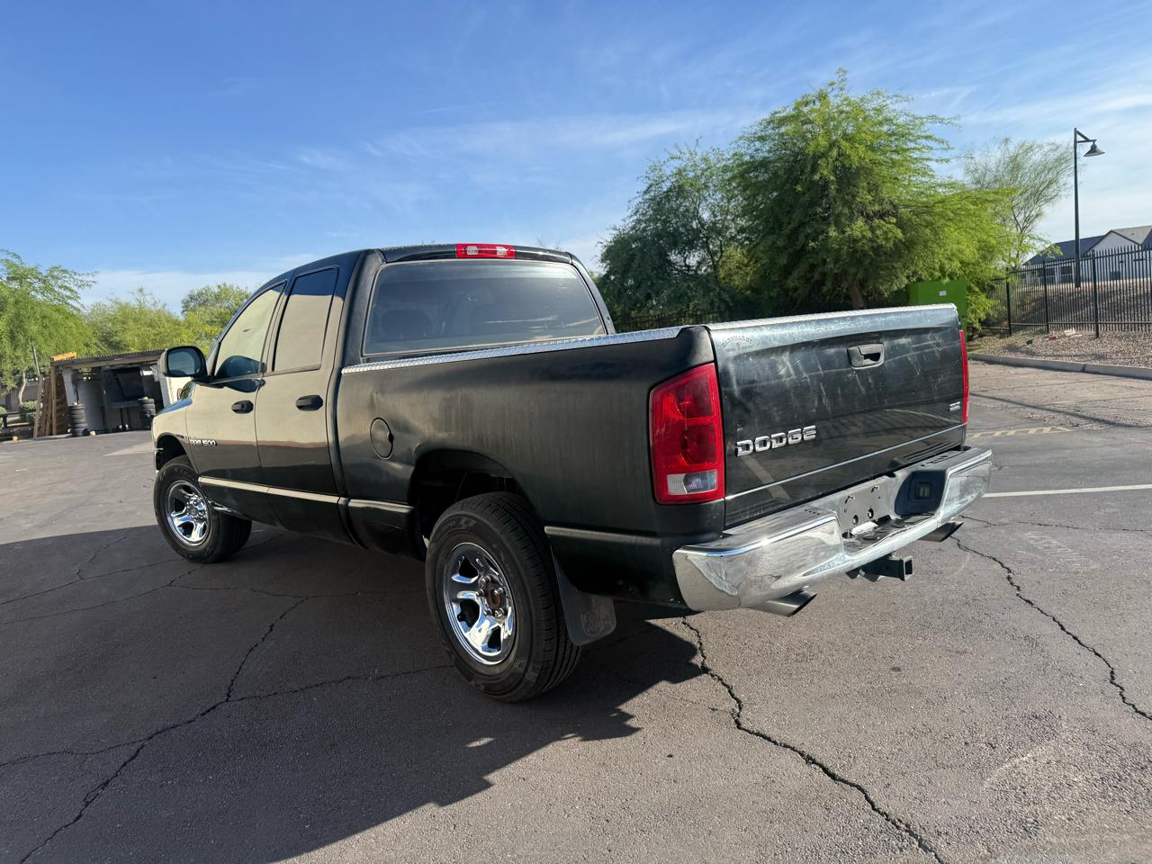 Dodge Ram 1500 4dr Quad Cab 140.5" WB SLT 2004