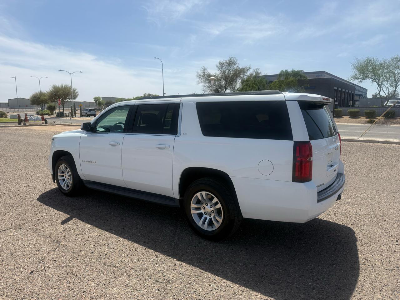 Chevrolet Suburban 4WD 4dr LS 2015