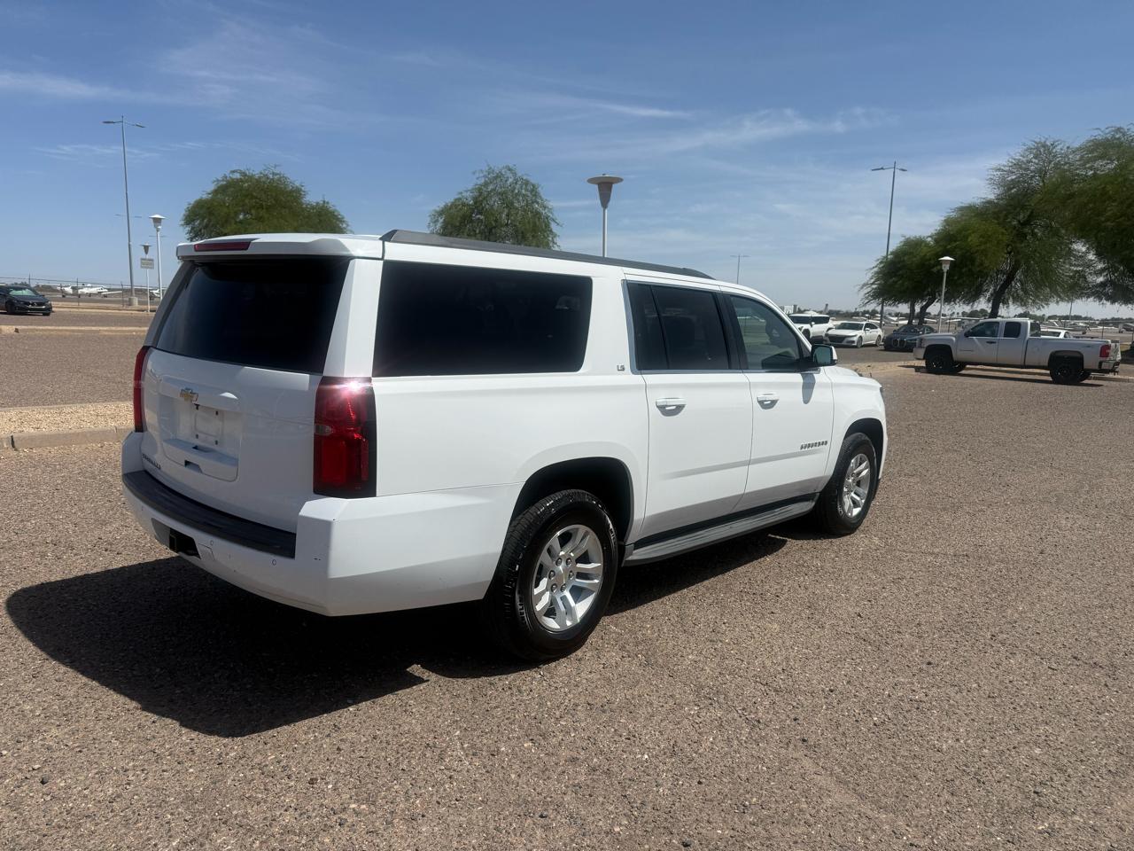 Chevrolet Suburban 4WD 4dr LS 2015