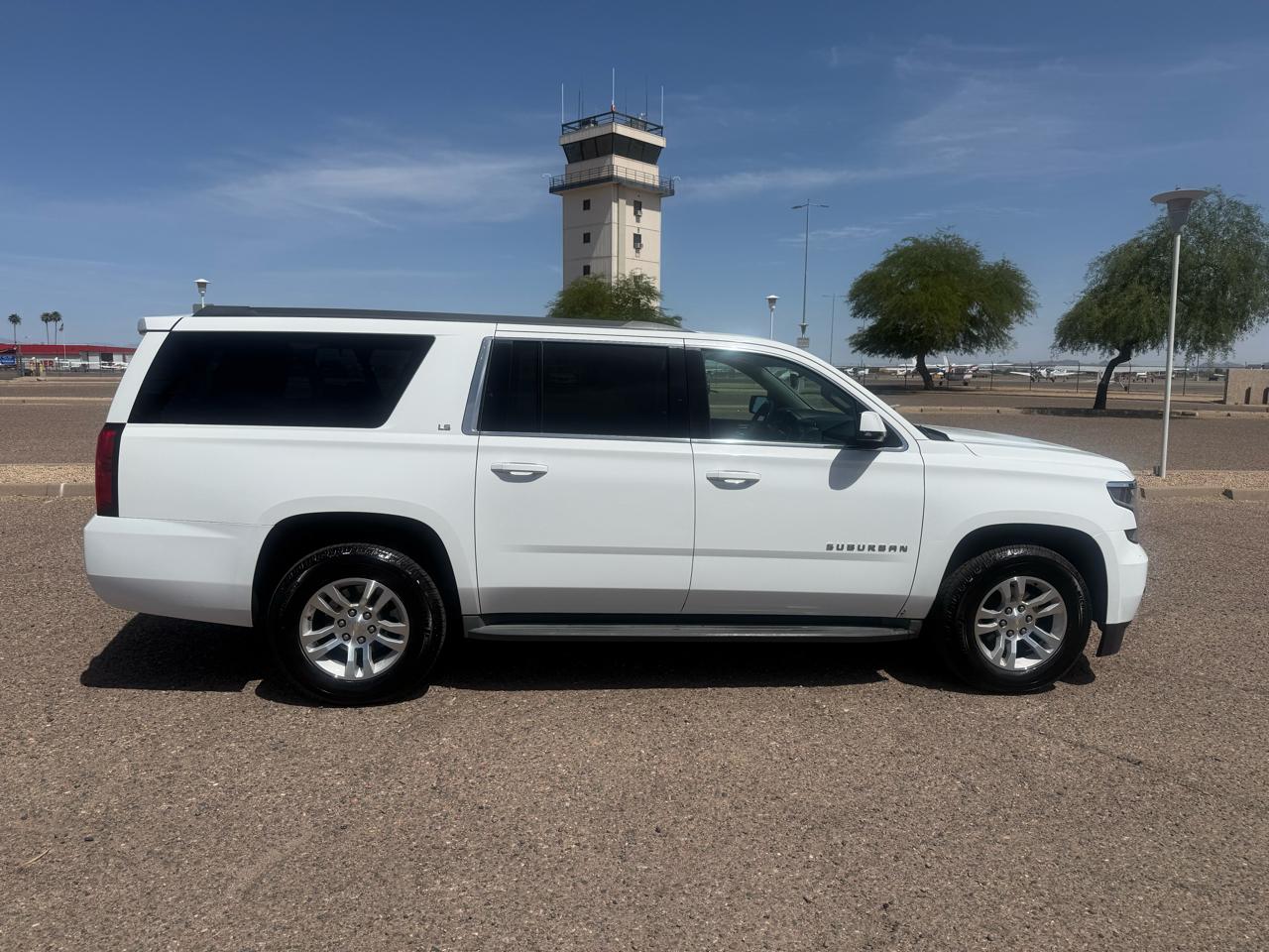 Chevrolet Suburban 4WD 4dr LS 2015