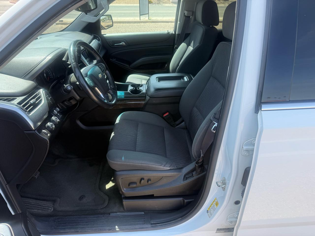 Chevrolet Suburban 4WD 4dr LS 2015