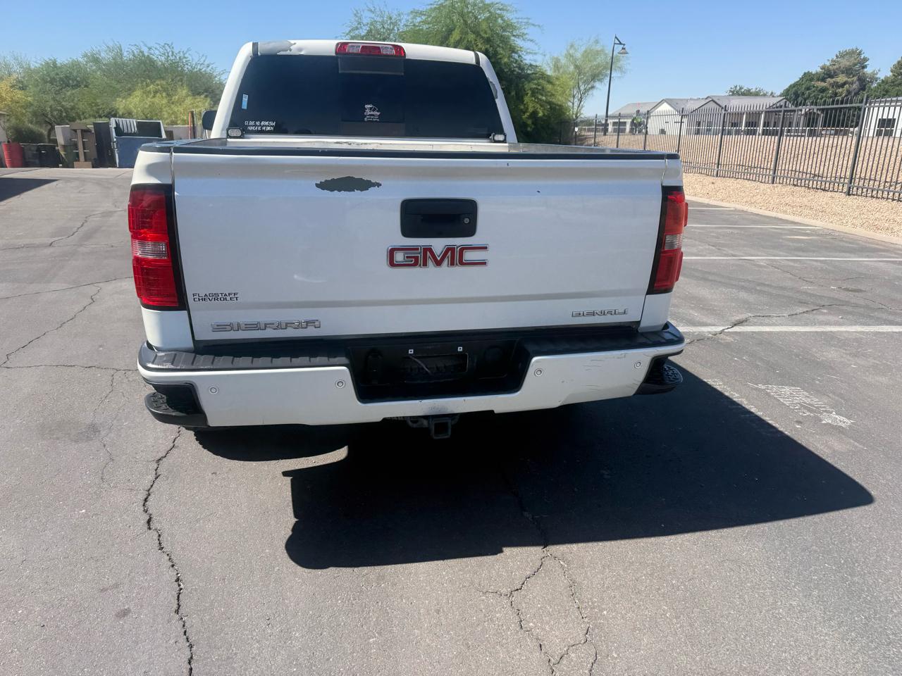 GMC Sierra 1500 4WD Crew Cab 143.5" Denali 2014
