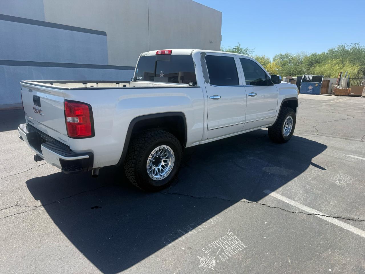 GMC Sierra 1500 4WD Crew Cab 143.5" Denali 2014