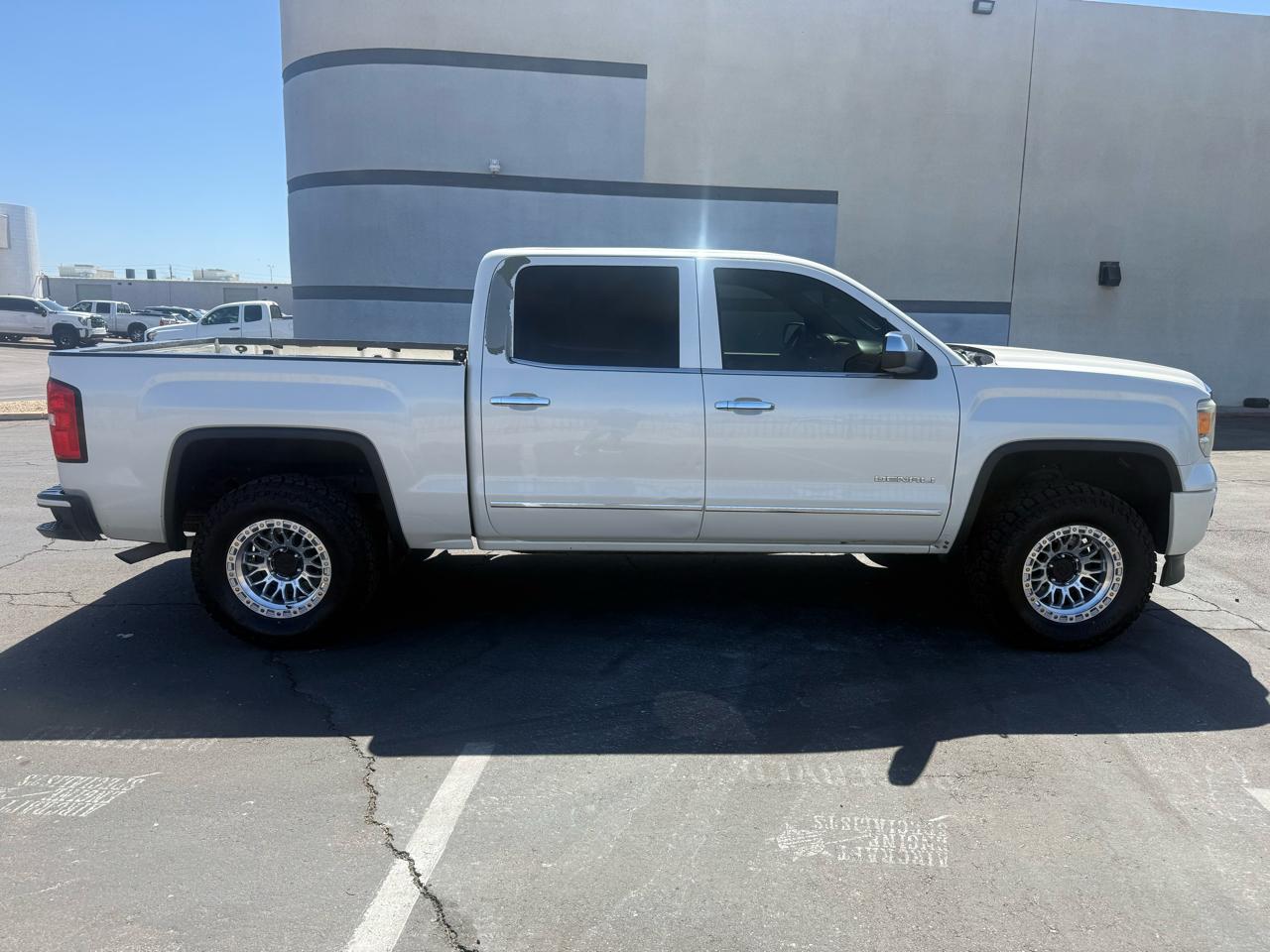 GMC Sierra 1500 4WD Crew Cab 143.5" Denali 2014