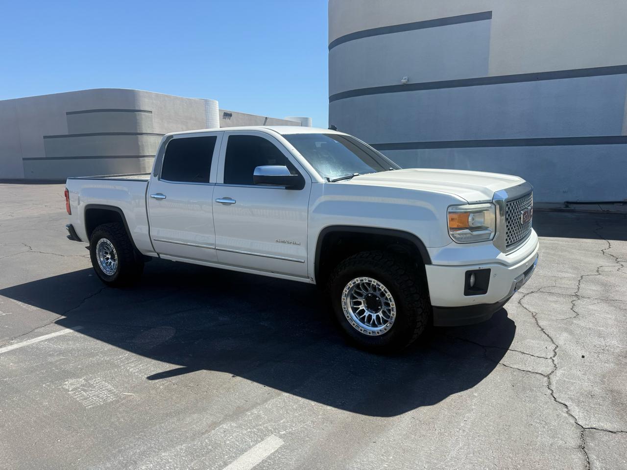 GMC Sierra 1500 4WD Crew Cab 143.5" Denali 2014