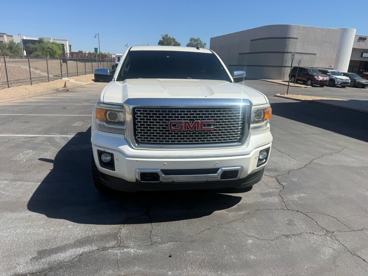 GMC Sierra 1500 4WD Crew Cab 143.5" Denali 2014