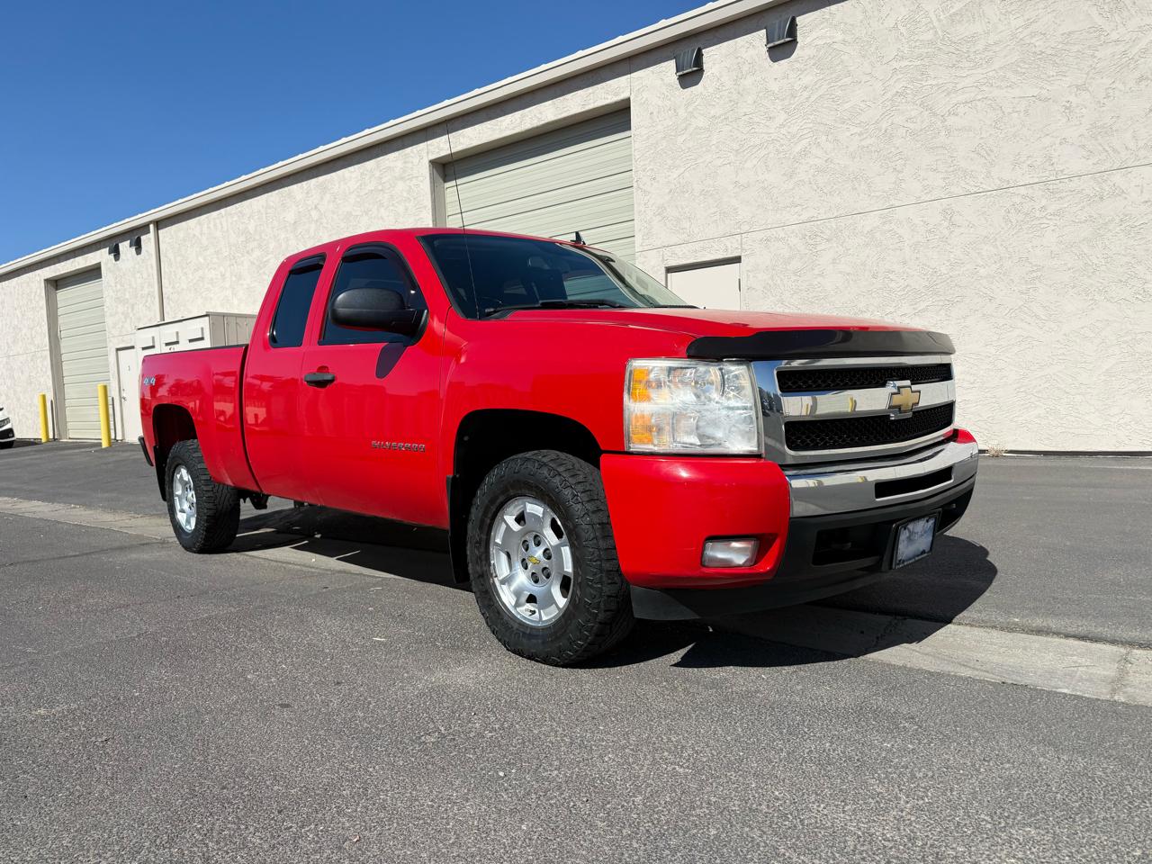 Chevrolet Silverado 1500 4WD Ext Cab 143.5" LT 2011