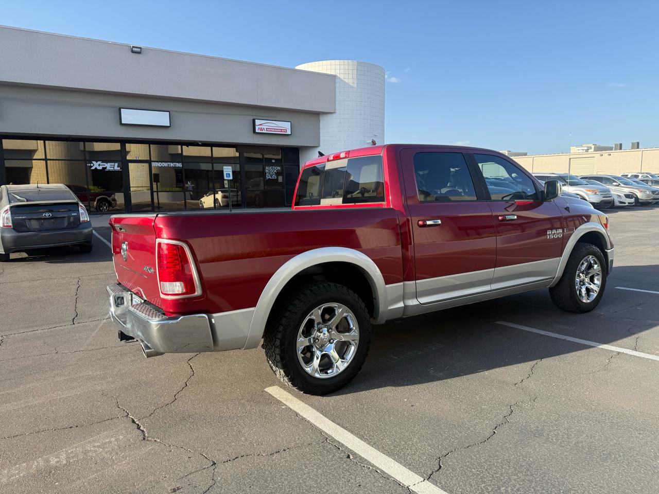 RAM 1500 4WD Crew Cab 140.5" Laramie 2015