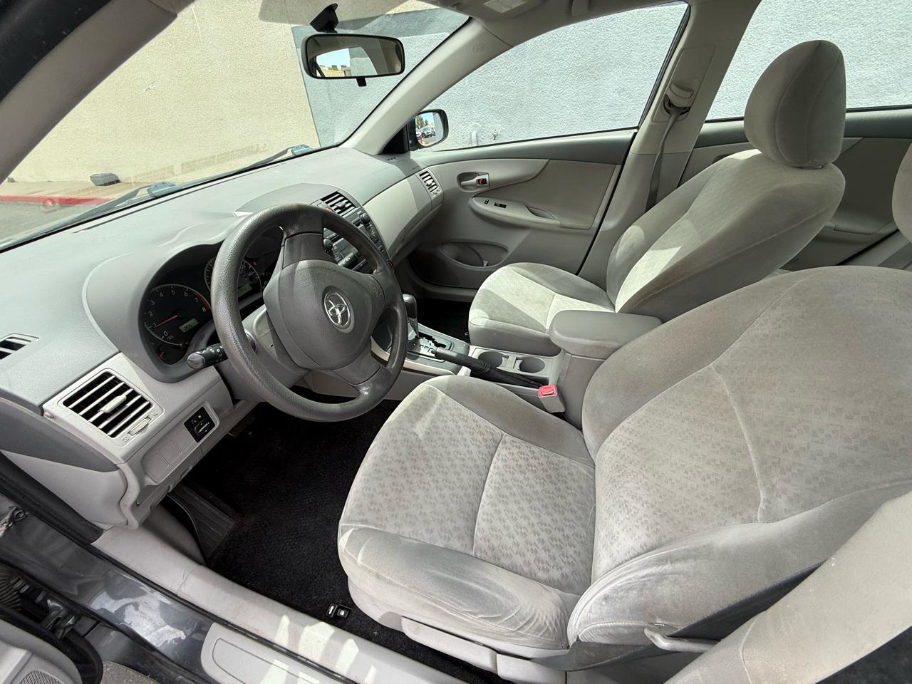 Toyota Corolla 4dr Sdn Man (Natl) 2009