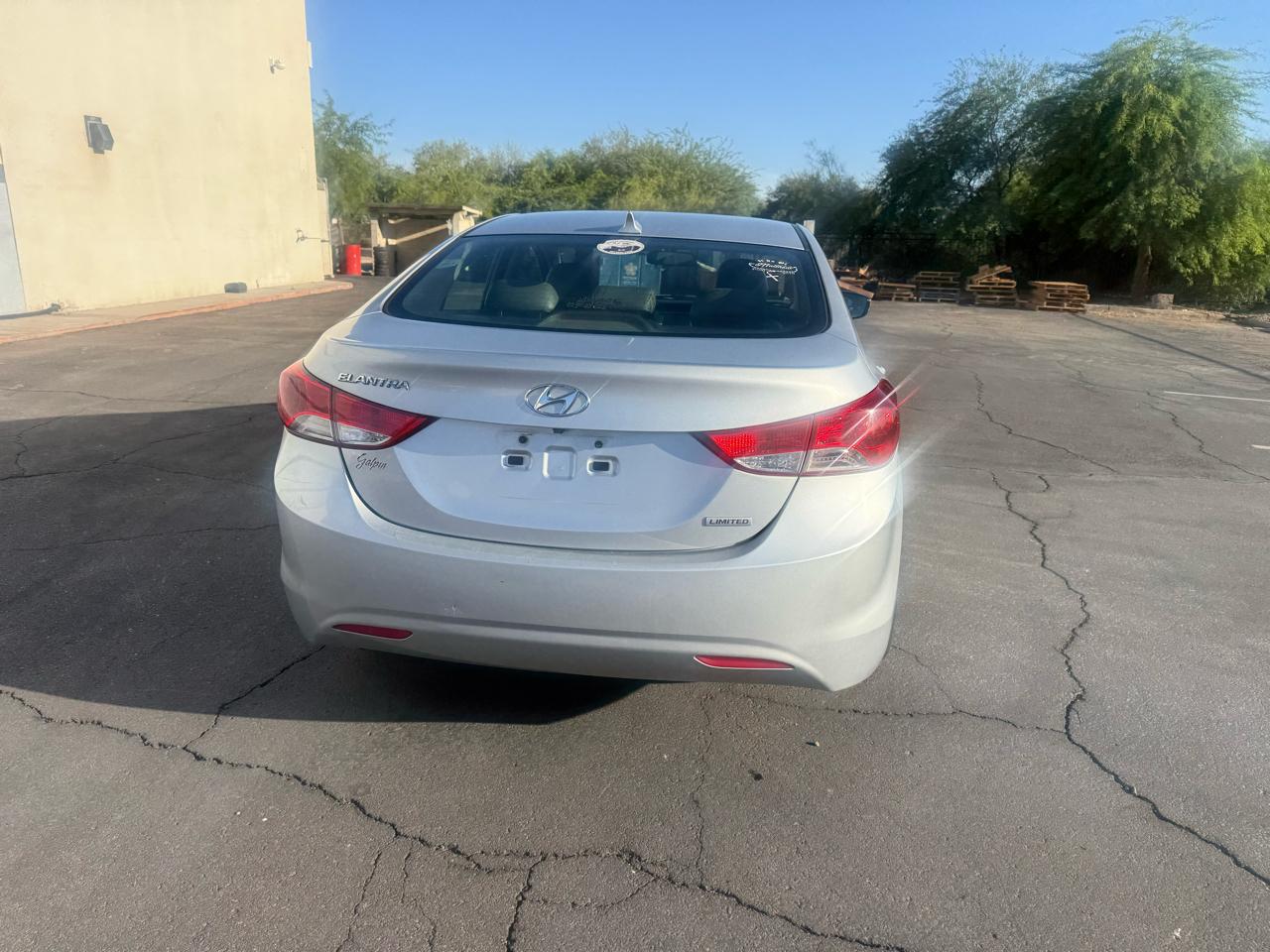 Hyundai Elantra 4dr Sdn Auto Limited PZEV (Ulsan Plant) 2013