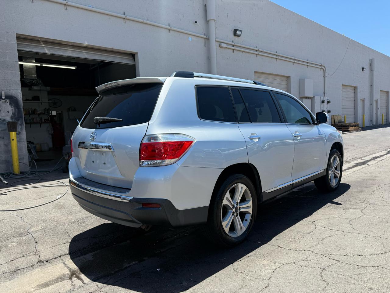 Toyota Highlander FWD 4dr V6 Limited (Natl) 2013