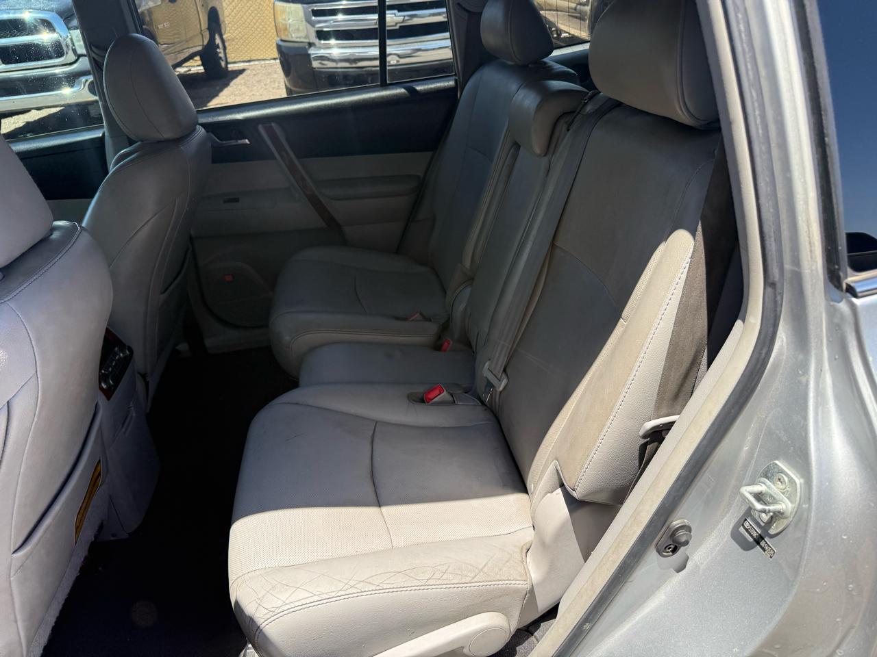 Toyota Highlander FWD 4dr V6 Limited (Natl) 2013