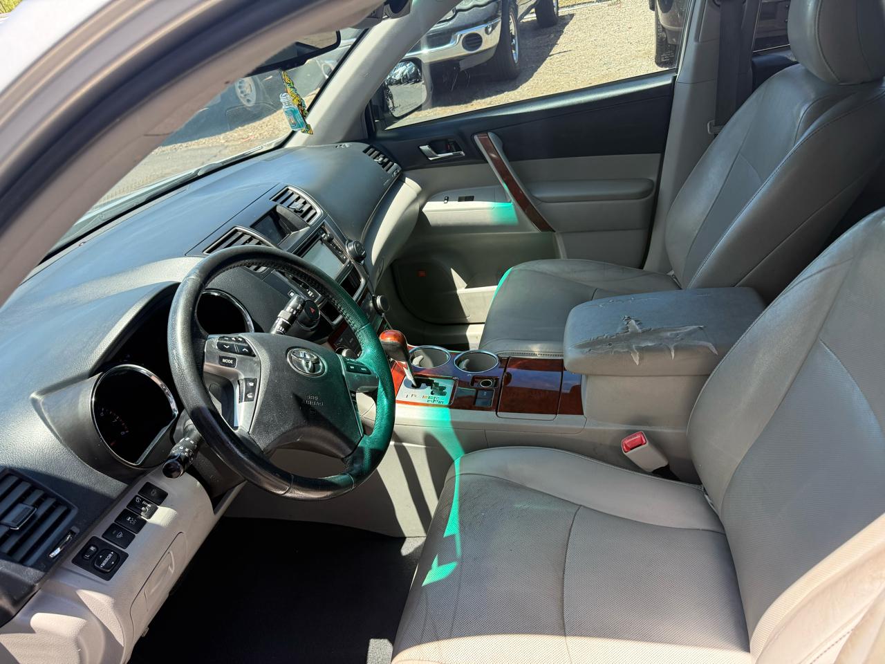 Toyota Highlander FWD 4dr V6 Limited (Natl) 2013